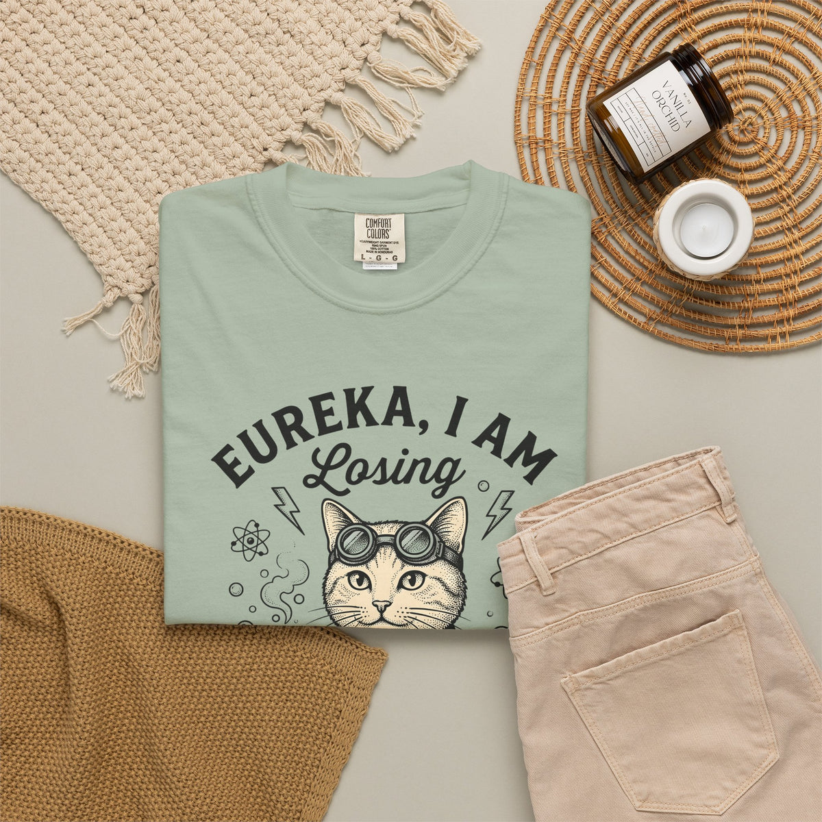 Scientist Cat T-Shirt Cat Science Gift Women Vintage T-Shirt Feline T-Shirt Cat Fan Retro T-Shirt Scientific Graphic Hand Drawn Beaker T-Shirt