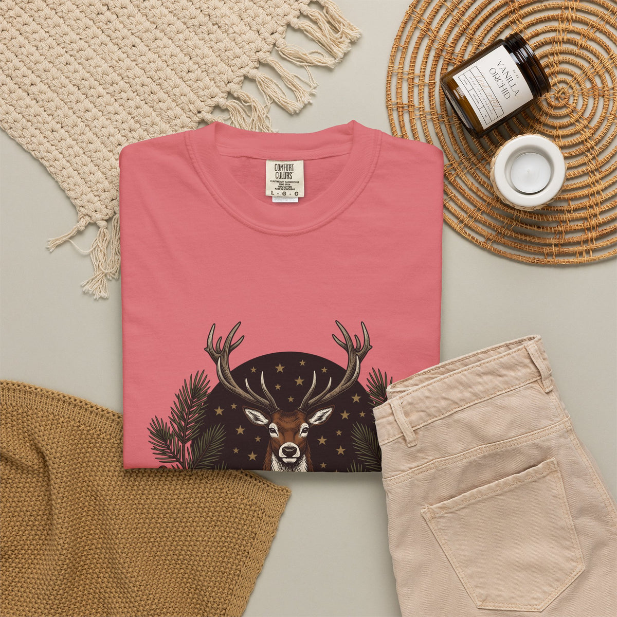 Elk Design T-Shirt Woodland Festive Gift Women Old School T-Shirt Moose T-Shirt Forest Fan Vintage T-Shirt Holiday Graphic Outline Pine Cone T-Shirt