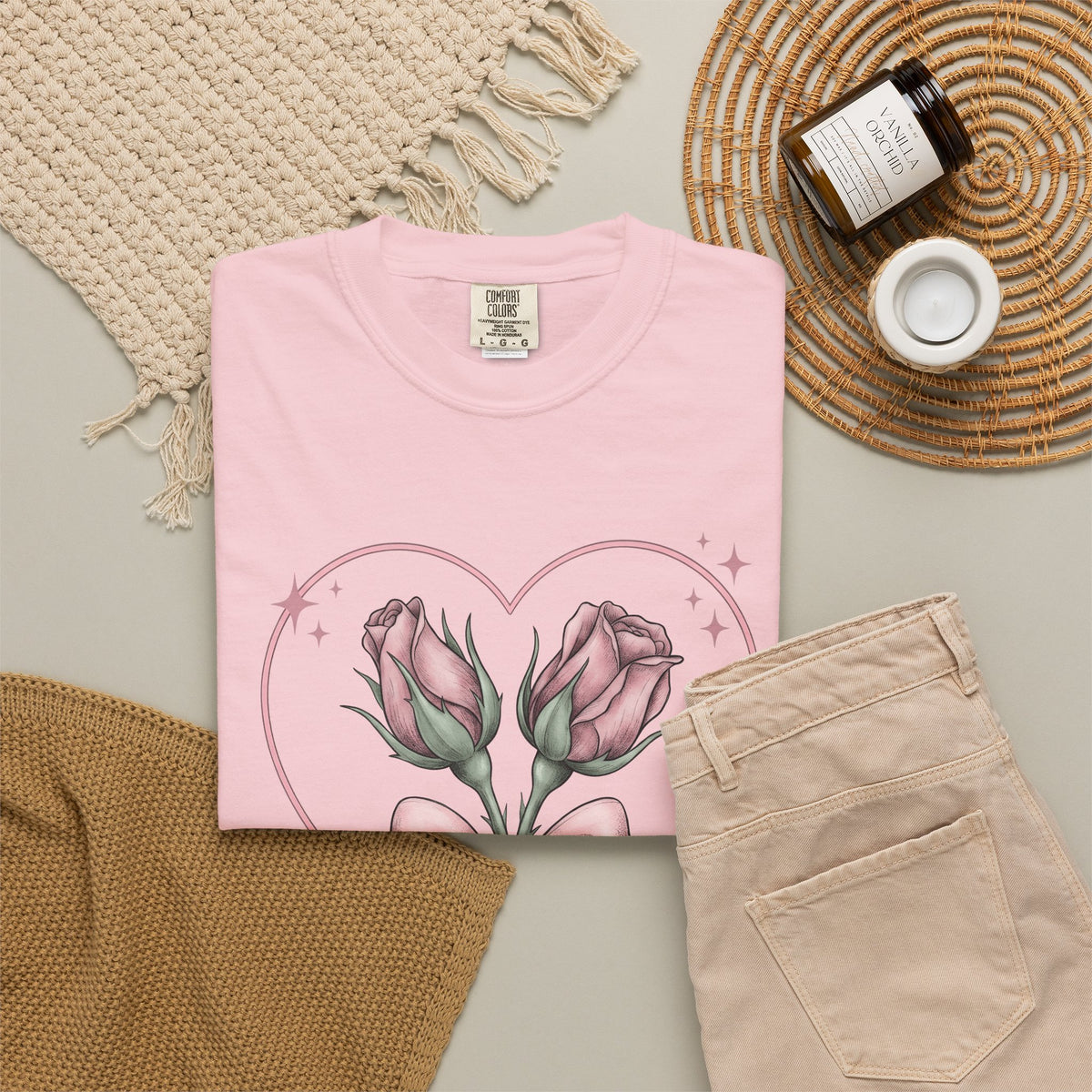 Flower Bouquet T-Shirt Floral Love Gift Women Watercolor T-Shirt Floral Arrangement T-Shirt Flower Fan Watercolour T-Shirt Romance Graphic Retro
