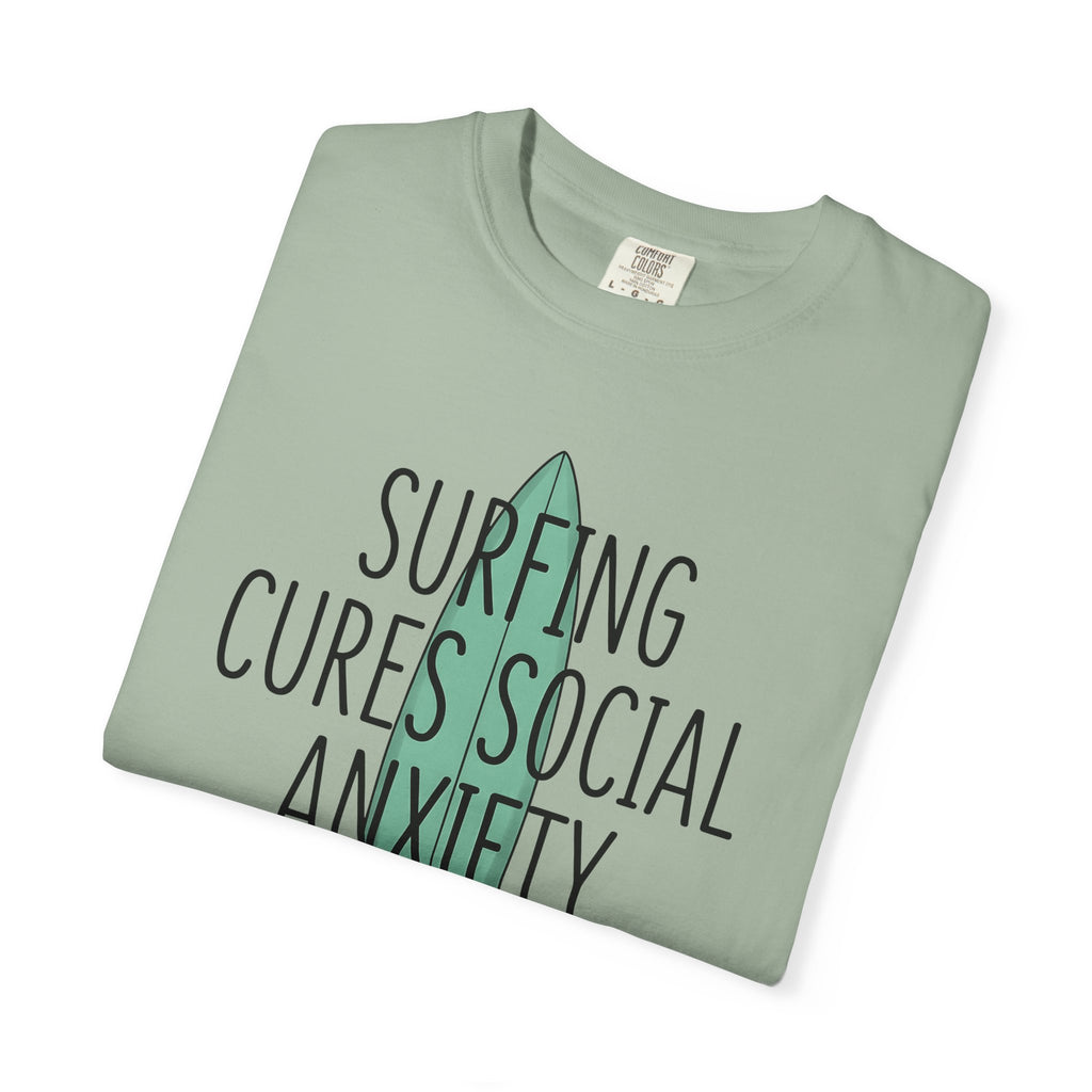 Surfboard Wave Surfing Beach Gift Bold Wave Surfer Enthusiast Coastal Minimalist T-Shirt
