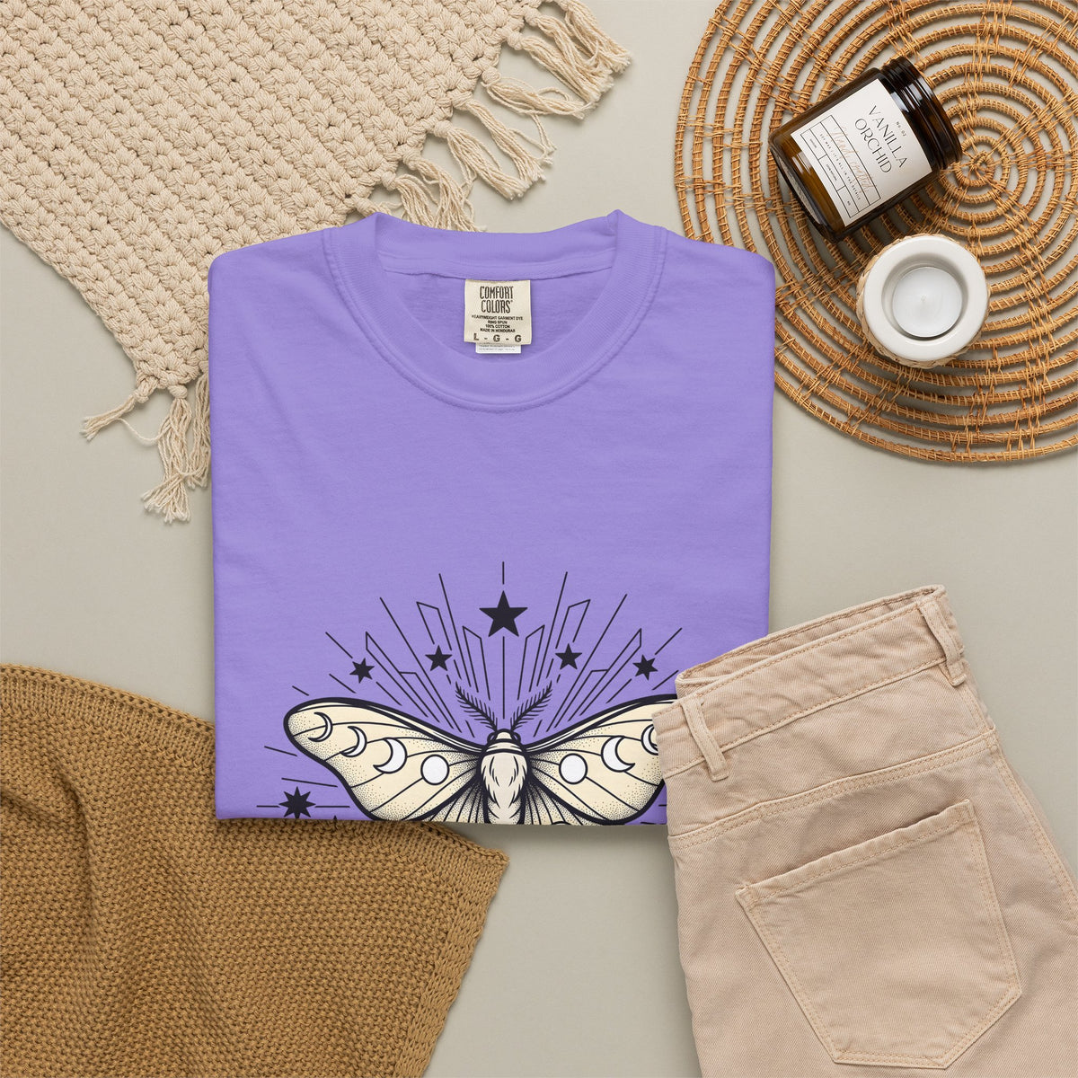Luna Moth T-Shirt Boho Chic Zodiac Gift Women Outline T-Shirt Actias Luna T-Shirt Hippie Fan Hand Drawn T-Shirt Astrology Graphic Retro Star Shapes