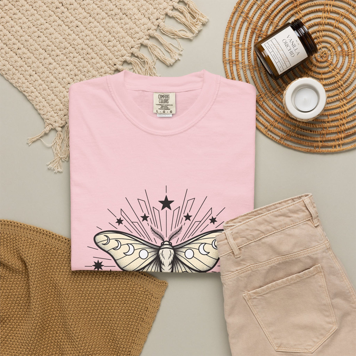 Luna Moth T-Shirt Boho Chic Zodiac Gift Women Outline T-Shirt Actias Luna T-Shirt Hippie Fan Hand Drawn T-Shirt Astrology Graphic Retro Star Shapes