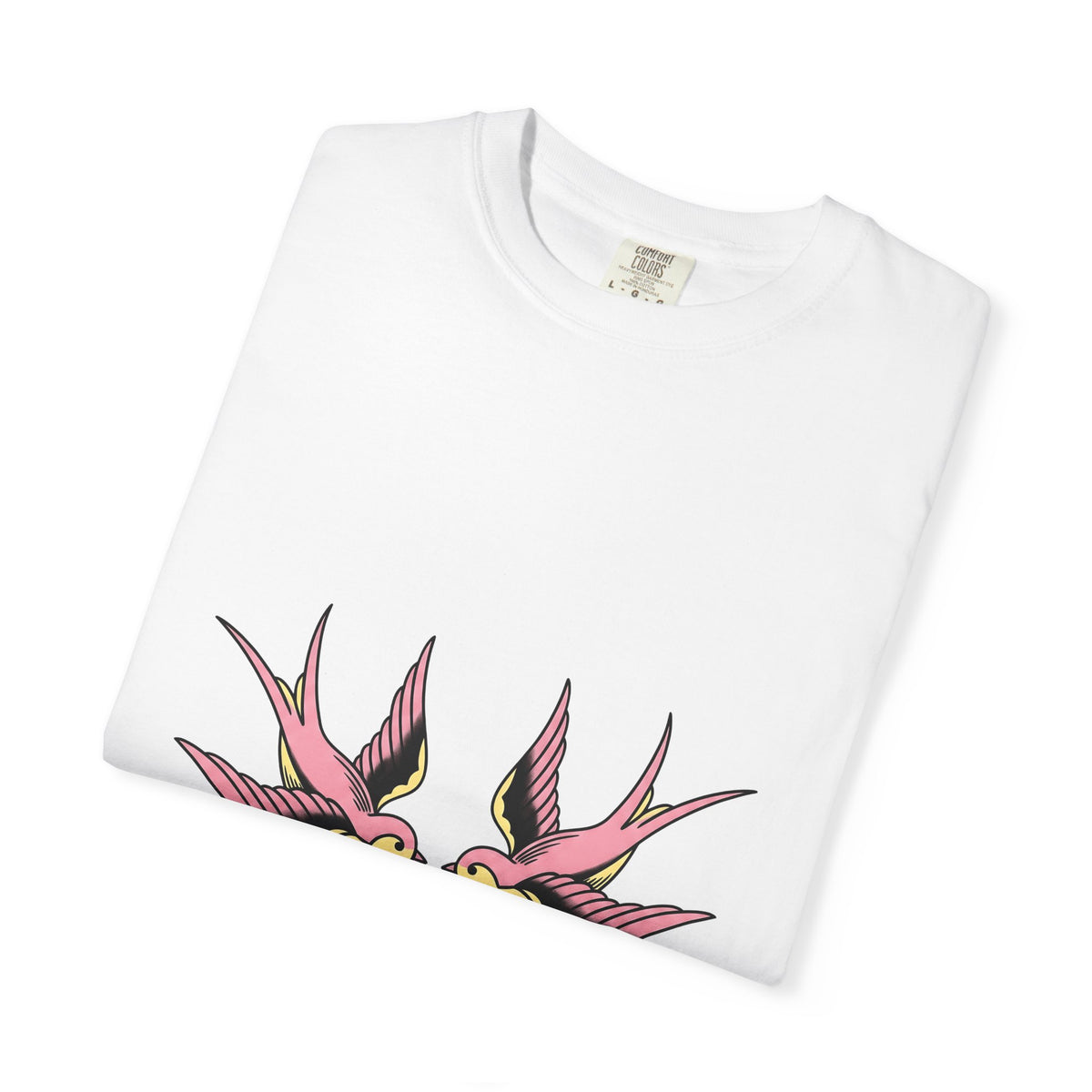 Swallow Birds T-Shirt Cute Wildlife Gift Women Old School T-Shirt Swallows T-Shirt Adorable Fan Vintage T-Shirt Animal Graphic Retro Wings T-Shirt