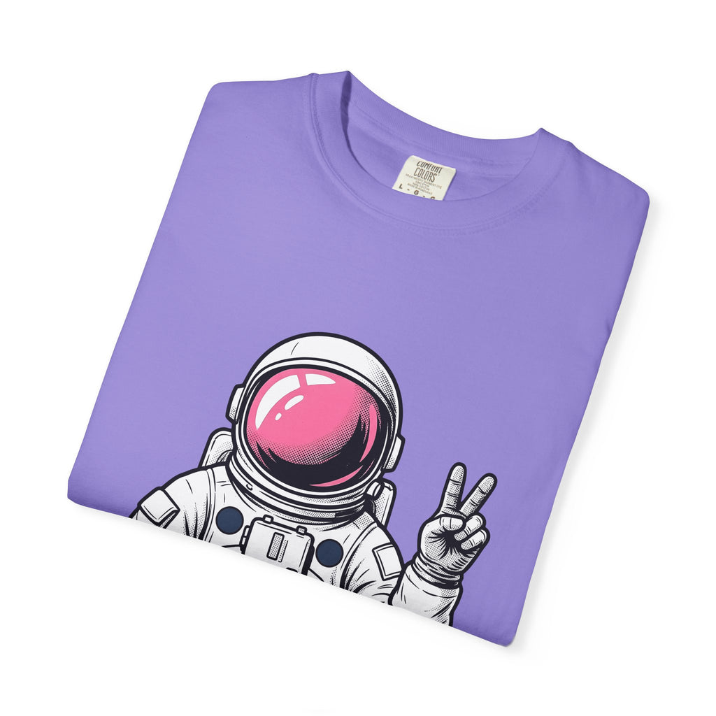 Astronaut Graphic T-Shirt America Space Gift Women Comic T-Shirt Cosmonaut T-Shirt Patriot Fan Galactic Graphic Illustration Cartoon T-Shirt Retro