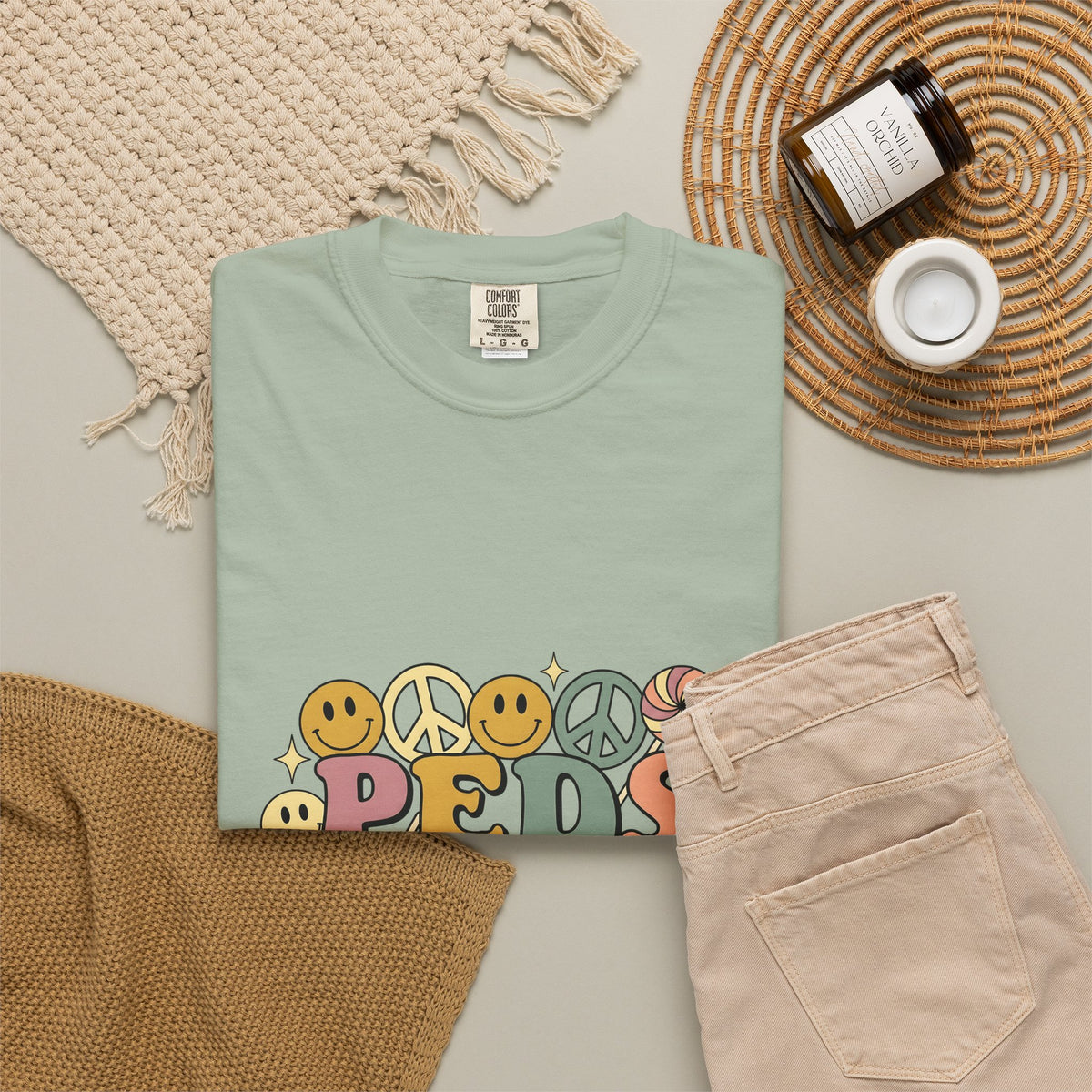 Happy Face Peace Symbol T-Shirt Nurses Kids Gift Women Cartoon T-Shirt Smiley T-Shirt Nurse Enthusiast Comic T-Shirt Youth Graphic Vintage Candy
