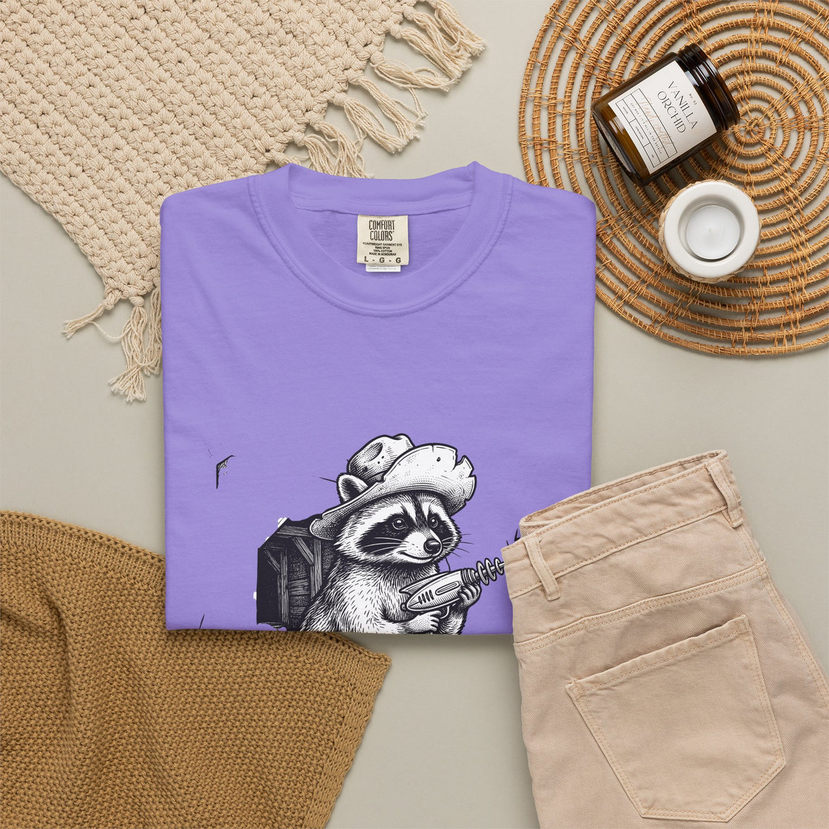 Raccoon Outlaw T-Shirt Raccoon Rodeo Gift Women Cartoon T-Shirt Bandit T-Shirt Raccoon Fan Trash Panda T-Shirt Cowboy Graphic Hand Drawn Ray Gun