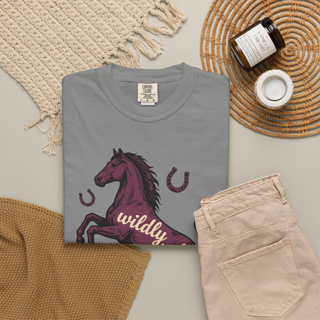 Horse Design T-Shirt Boho Chic Ranch Gift Women Classic T-Shirt Equine T-Shirt Hippie Fan Vintage T-Shirt Western Graphic Doodle Horseshoe T-Shirt