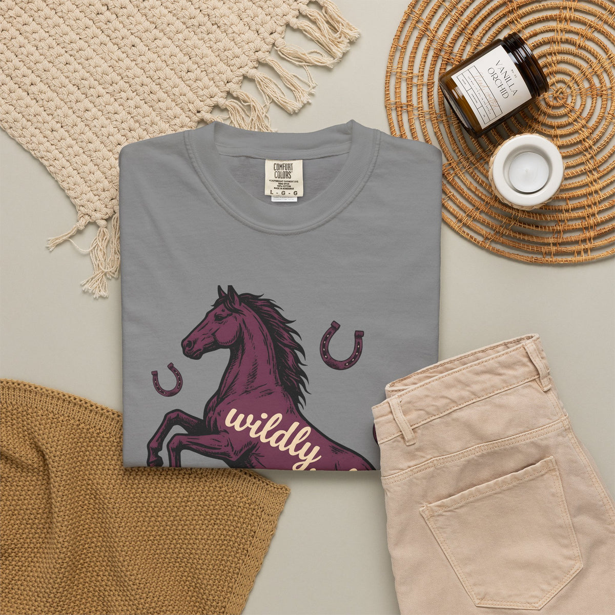 Horse Design T-Shirt Boho Chic Ranch Gift Women Classic T-Shirt Equine T-Shirt Hippie Fan Vintage T-Shirt Western Graphic Doodle Horseshoe T-Shirt