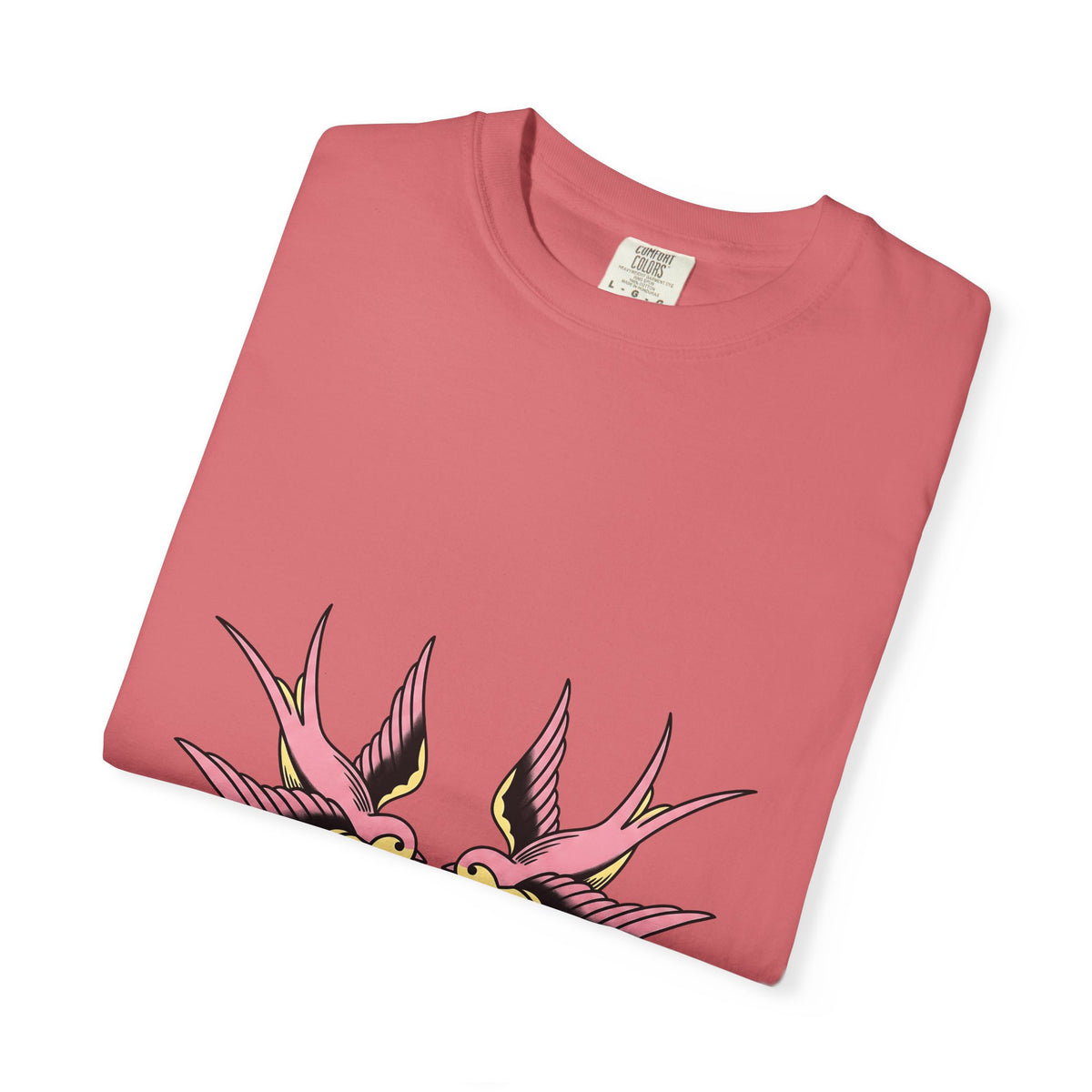 Swallow Birds T-Shirt Cute Wildlife Gift Women Old School T-Shirt Swallows T-Shirt Adorable Fan Vintage T-Shirt Animal Graphic Retro Wings T-Shirt