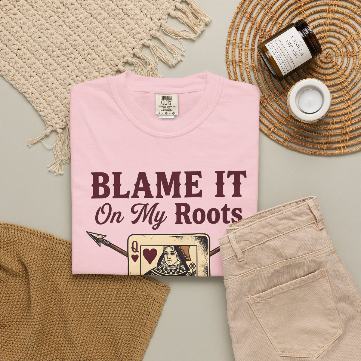 Playing Queen T-Shirt Cowgirl Western Gift Women Hand Drawn T-Shirt Queen T-Shirt Rodeo Fan Illustrated T-Shirt Country Graphic Folk Liquor Glass