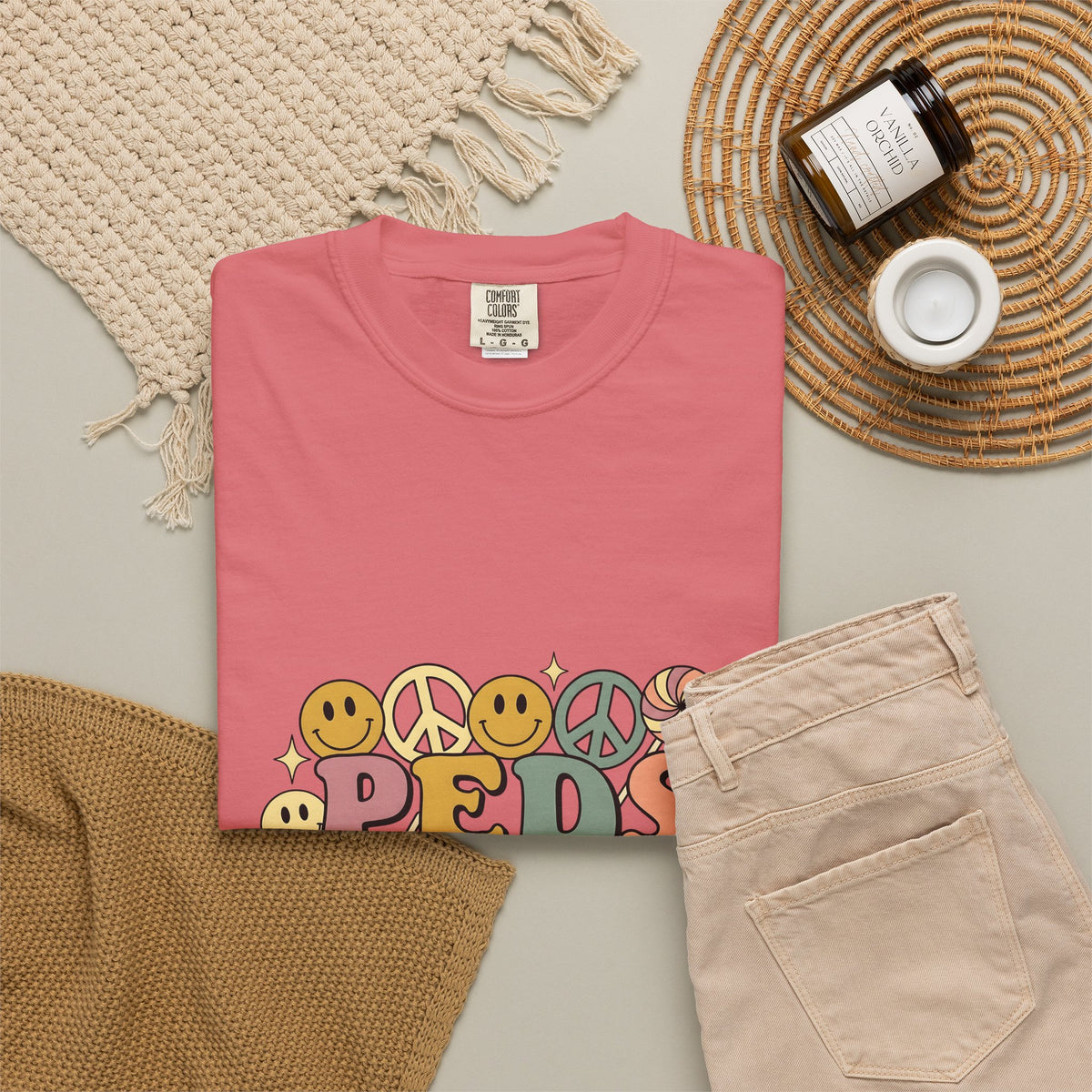 Happy Face Peace Symbol T-Shirt Nurses Kids Gift Women Cartoon T-Shirt Smiley T-Shirt Nurse Enthusiast Comic T-Shirt Youth Graphic Vintage Candy