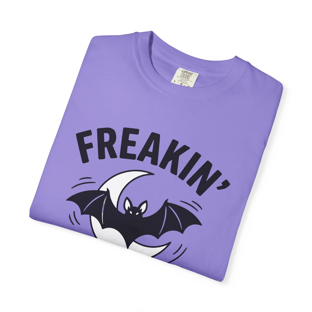 Bat Moon Halloween Spooky Gift Bold Lunar Horror Fan Dark Vintage Retro Crescent T-Shirt