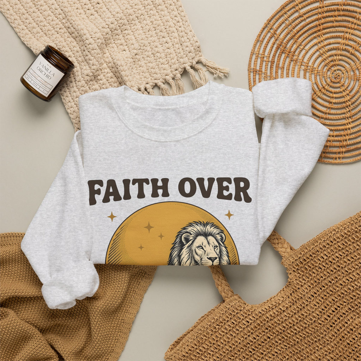 Lion Art Sweatshirt Animal Uplift Gift Women Heritage Sweatshirt Lion Sweatshirt Wildlife Fan Vintage Sweatshirt Inspirational Graphic Retro-Inspired Sunlight