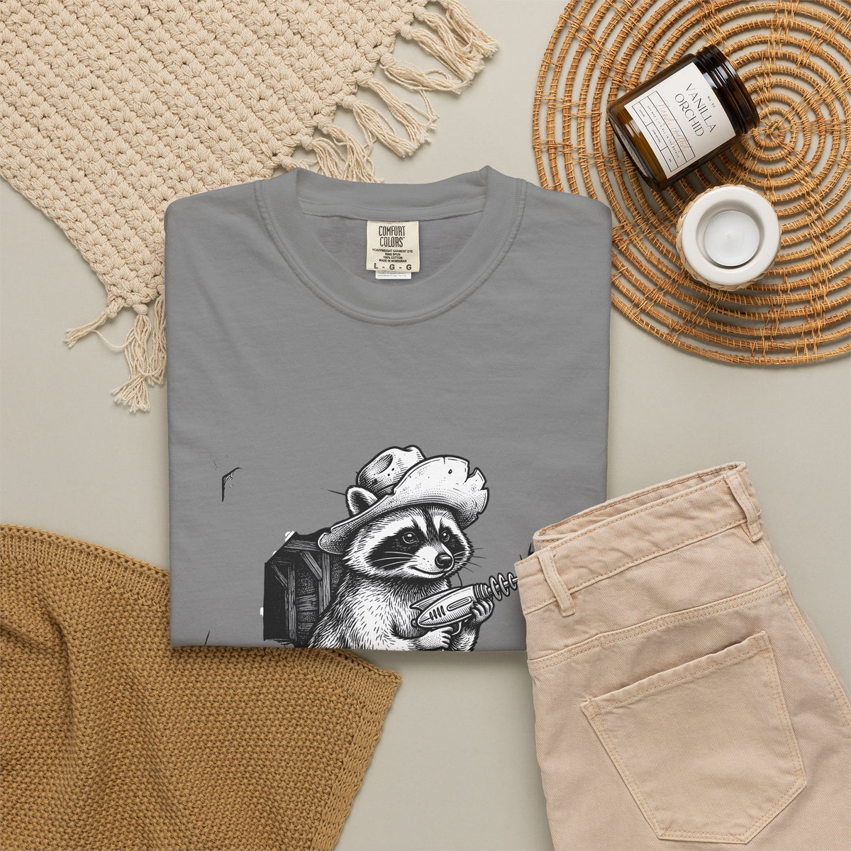 Raccoon Outlaw T-Shirt Raccoon Rodeo Gift Women Cartoon T-Shirt Bandit T-Shirt Raccoon Fan Trash Panda T-Shirt Cowboy Graphic Hand Drawn Ray Gun