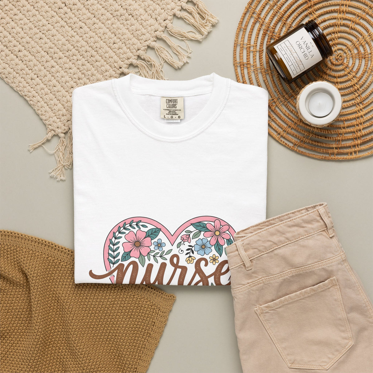 Flower Heart T-Shirt Nurse Thanks Gift Women Cartoon T-Shirt Floral T-Shirt Healthcare Enthusiast Comic T-Shirt Appreciation Graphic Retro Petals