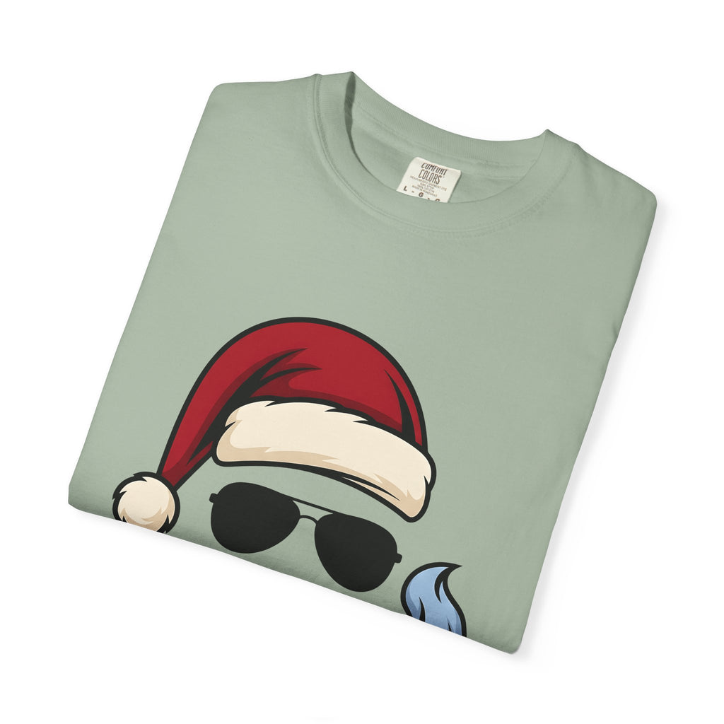 Santa Hat Sunglasses Christmas Humor Gift Cartoon Cool Shades Xmas Fan Funny Retro Smoking T-Shirt