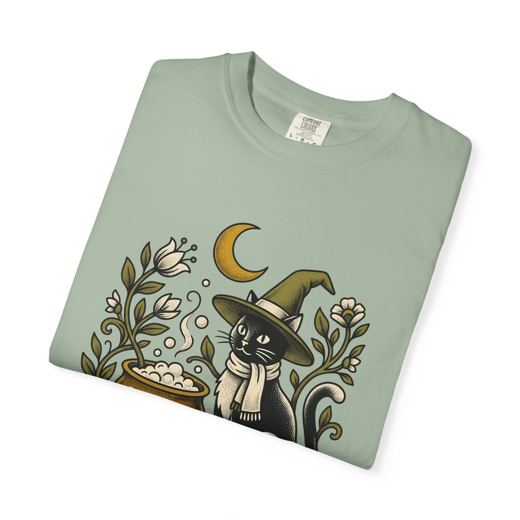 Black Cat Witch Hat Halloween Cat Gift Vintage Witch Hat Horror Fan Retro Feline T-Shirt