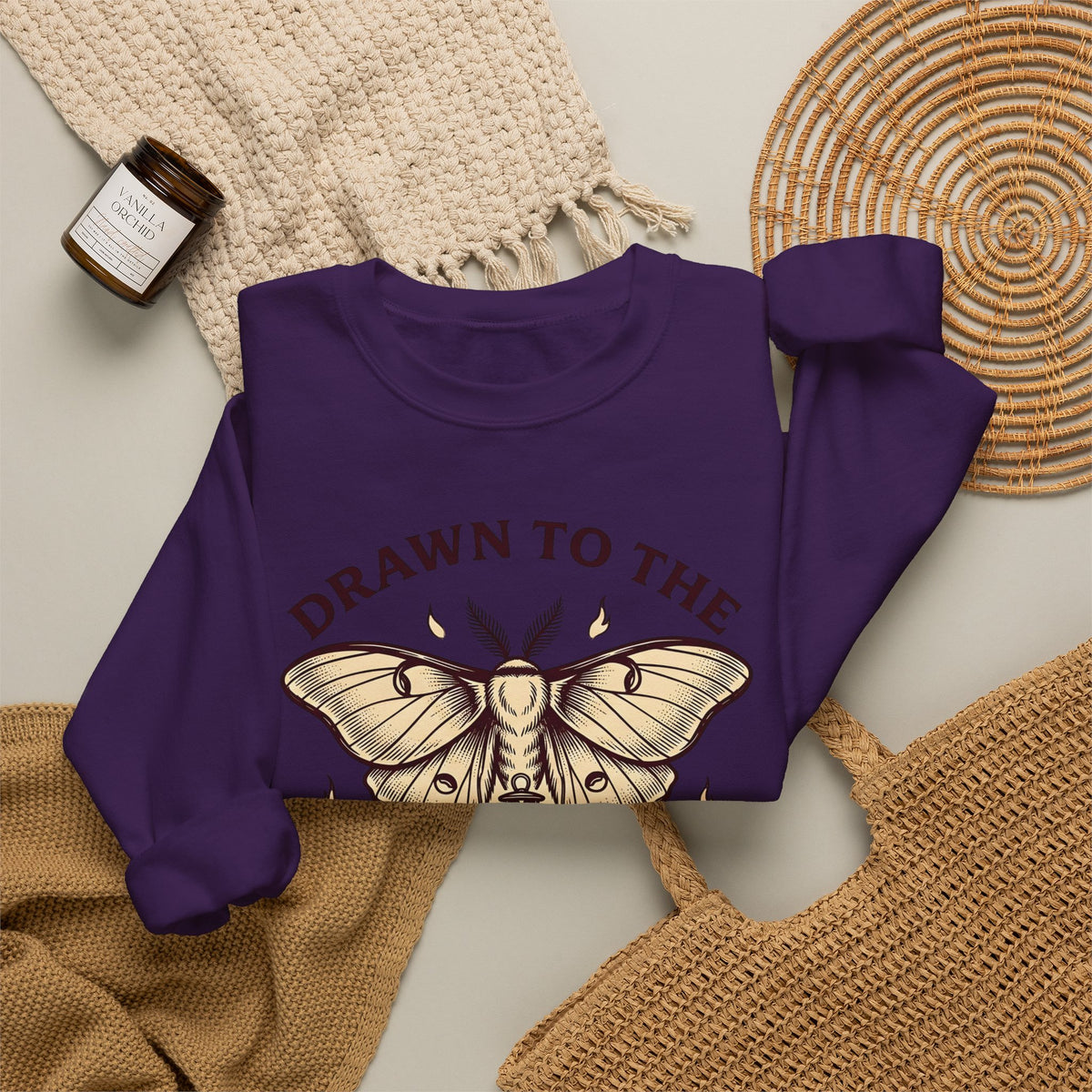 Moth Lamp Sweatshirt St. Valentine's Day Dark Gift Women Retro Sweatshirt Lamp Sweatshirt Valentine Fan Vintage Sweatshirt Gothic Graphic Sketch Flame Sweatshirt