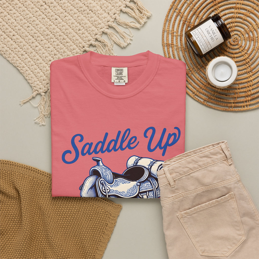Western Saddle Cowgirl Western Gift Vintage Saddle Cowboy Fan Rodeo Country Hand Drawn Bedroll T-Shirt