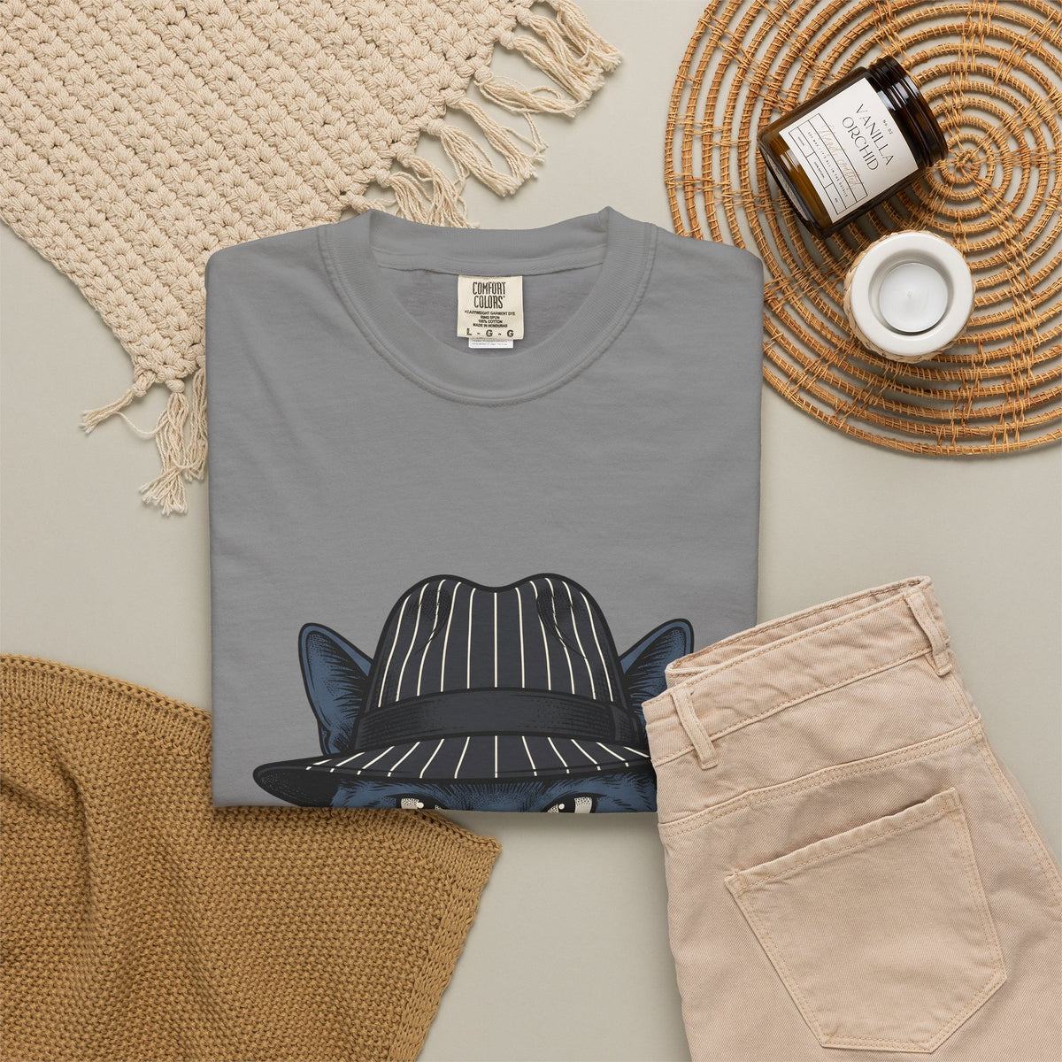 Cat Bonnet T-Shirt Cat Satire Gift Women Antique T-Shirt Headgear T-Shirt Feline Fan Vintage T-Shirt Parody Graphic Line Art Stogie T-Shirt