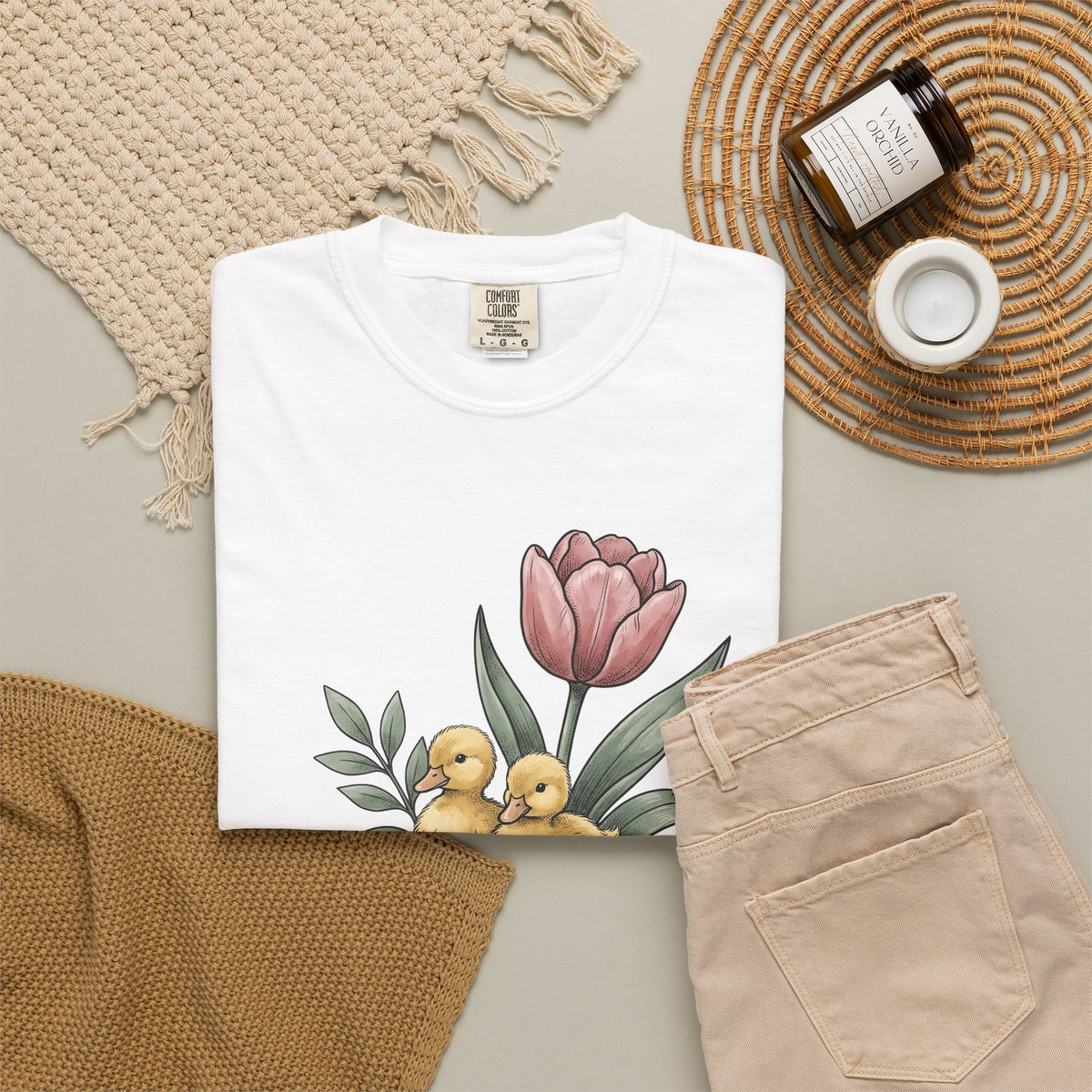 Baby Ducks Watering Pot T-Shirt Easter Garden Gift Women Sketch T-Shirt Duckling T-Shirt Spring Fan Doodle T-Shirt Gardening Graphic Retro Flower