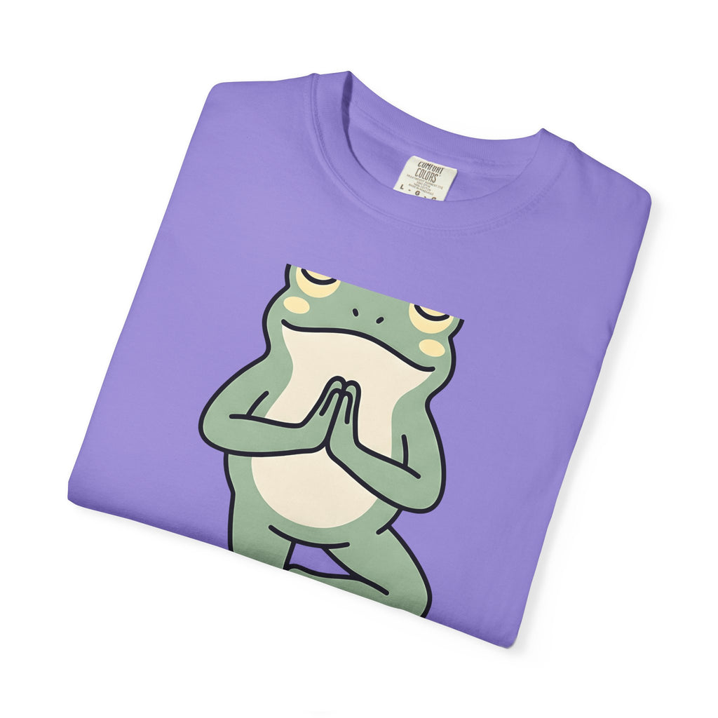 Yoga Frog T-Shirt Yoga Nature Gift Women Sketch T-Shirt Toad T-Shirt Yoga Enthusiast Drawing Illustration Wildlife Graphic Clean Standing Pose