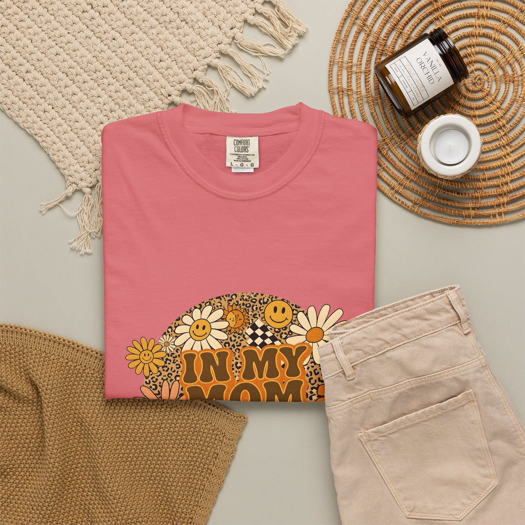 Smiley Flowers T-Shirt Moms Aesthetic Gift Women Boho T-Shirt Happy Face T-Shirt Motherhood Enthusiast Hippie T-Shirt Visual Design Retro Leopard
