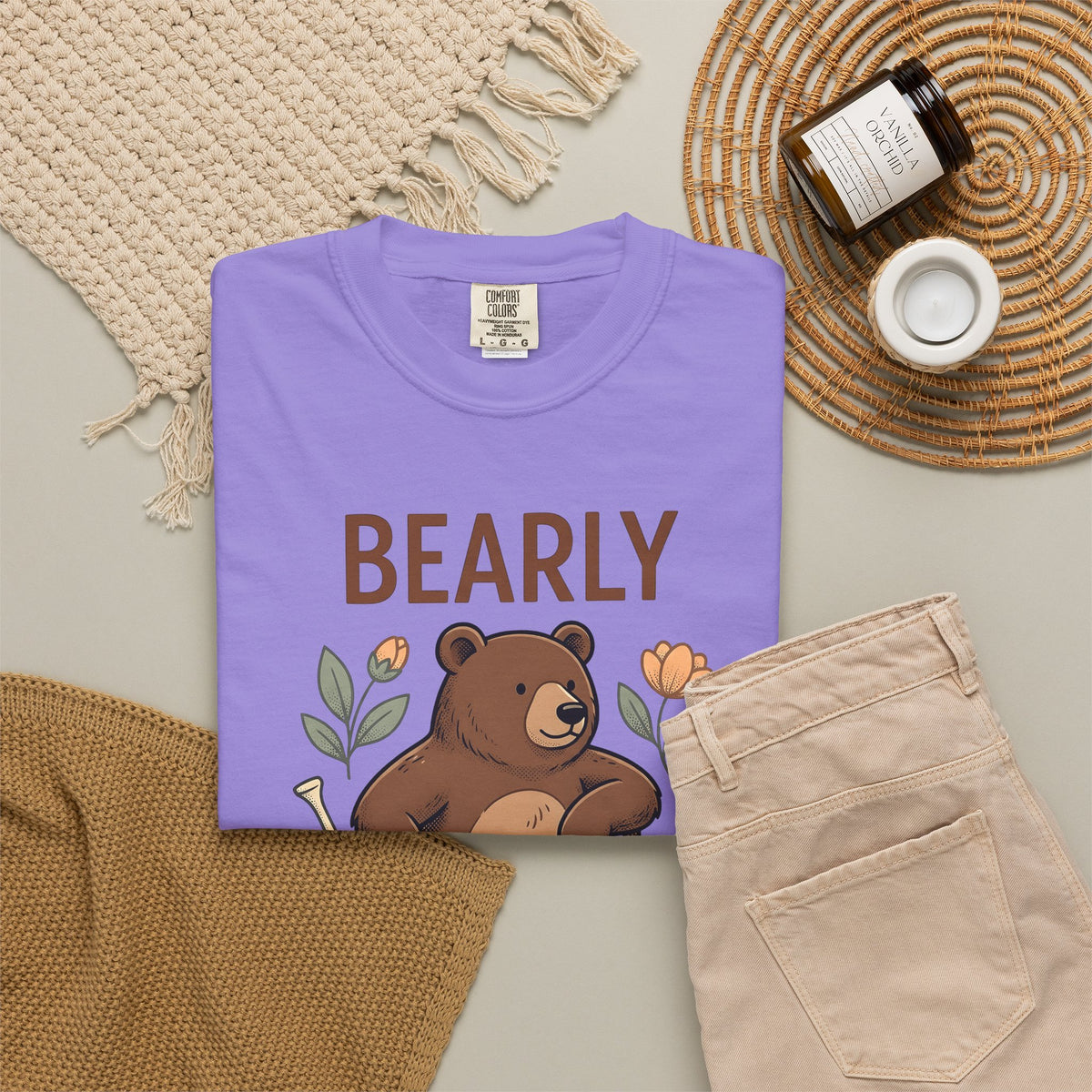 Bear Golf T-Shirt Golf Wildlife Gift Women Comic T-Shirt Teddy T-Shirt Golfer Fan Cartoon T-Shirt Animal Graphic Retro Floral T-Shirt