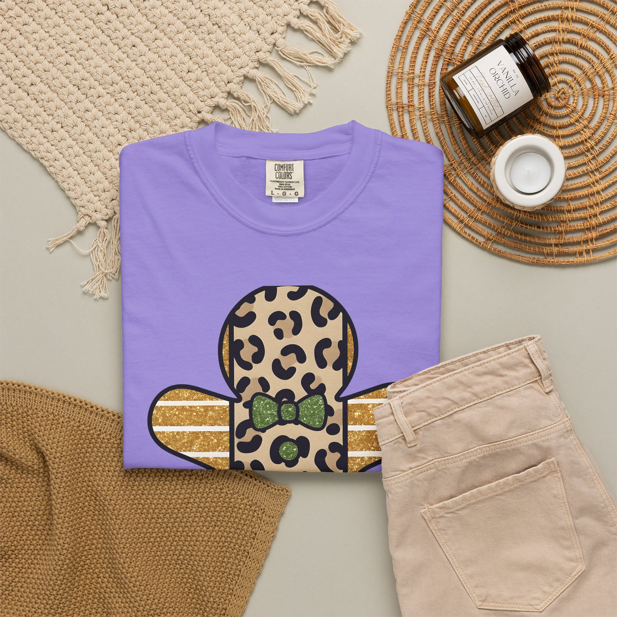 Spotted Gingerbread Animal Xmas Gift Shimmer Gingerbread Man Leopard Fan Glitter Holiday T-Shirt