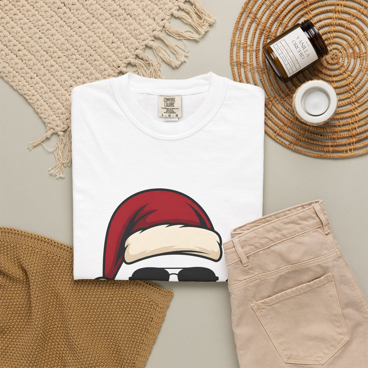 Santa Hat Sunglasses Christmas Humor Gift Cartoon Cool Shades Xmas Fan Funny Retro Smoking T-Shirt
