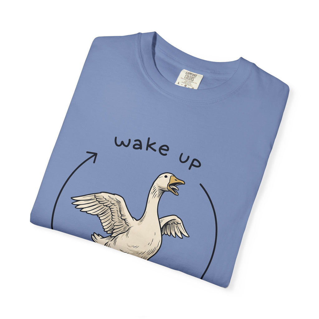 Upset Goose T-Shirt Funny Creatures Gift Women Graphic T-Shirt Goose T-Shirt Humor Fan Illustration T-Shirt Beast Graphic Ink Shafts T-Shirt
