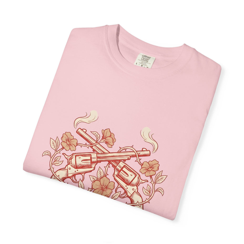 Crossed Six Shooters T-Shirt Cowgirl Rodeo Gift Women Old School T-Shirt Pistols T-Shirt Cowboy Fan Gunslinger T-Shirt Rodeo Graphic Line Art