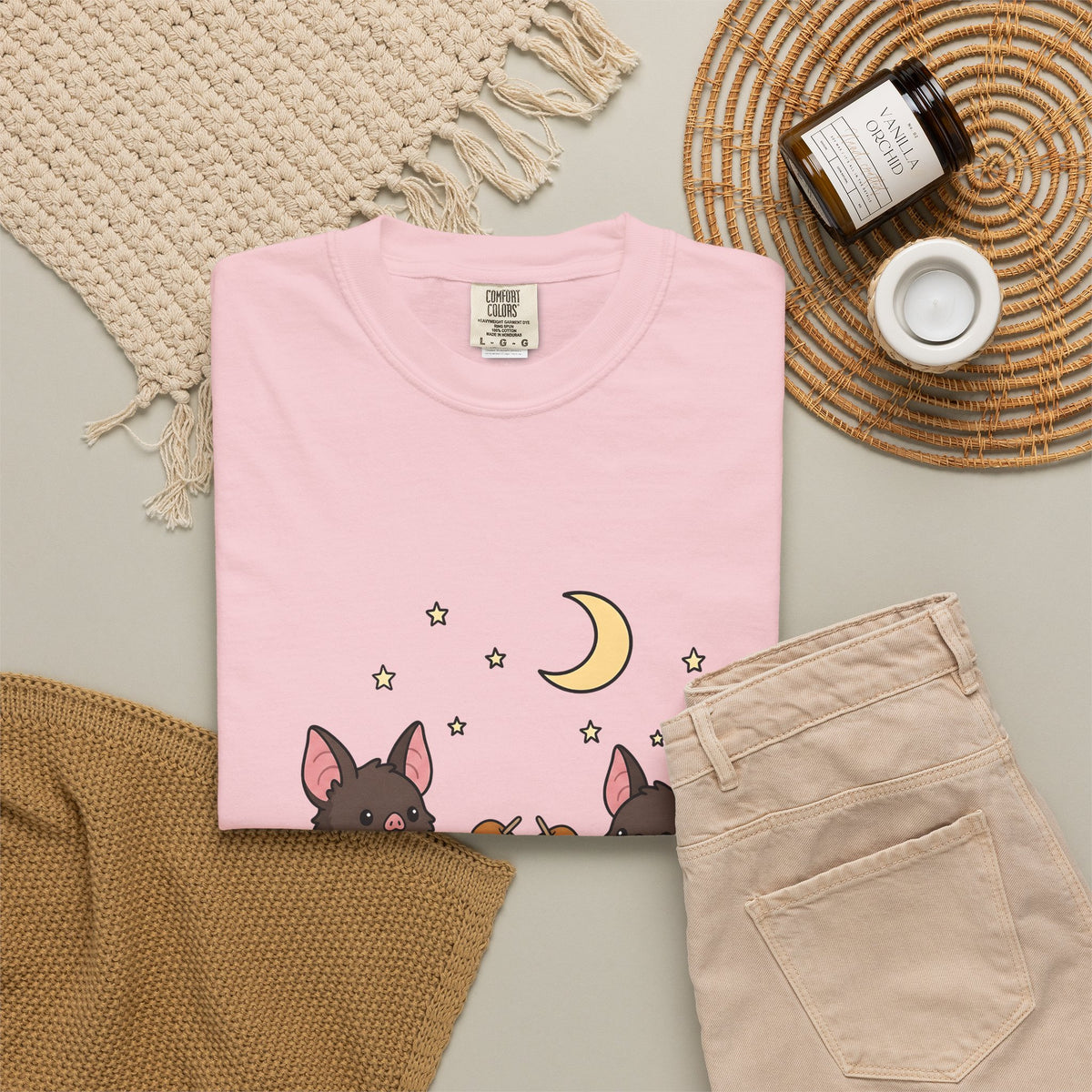 Bat Drawing T-Shirt Halloween Creatures Gift Women Charming T-Shirt Bat T-Shirt Spooky Fan Cartoon T-Shirt Monster Graphic Animated Gourd T-Shirt