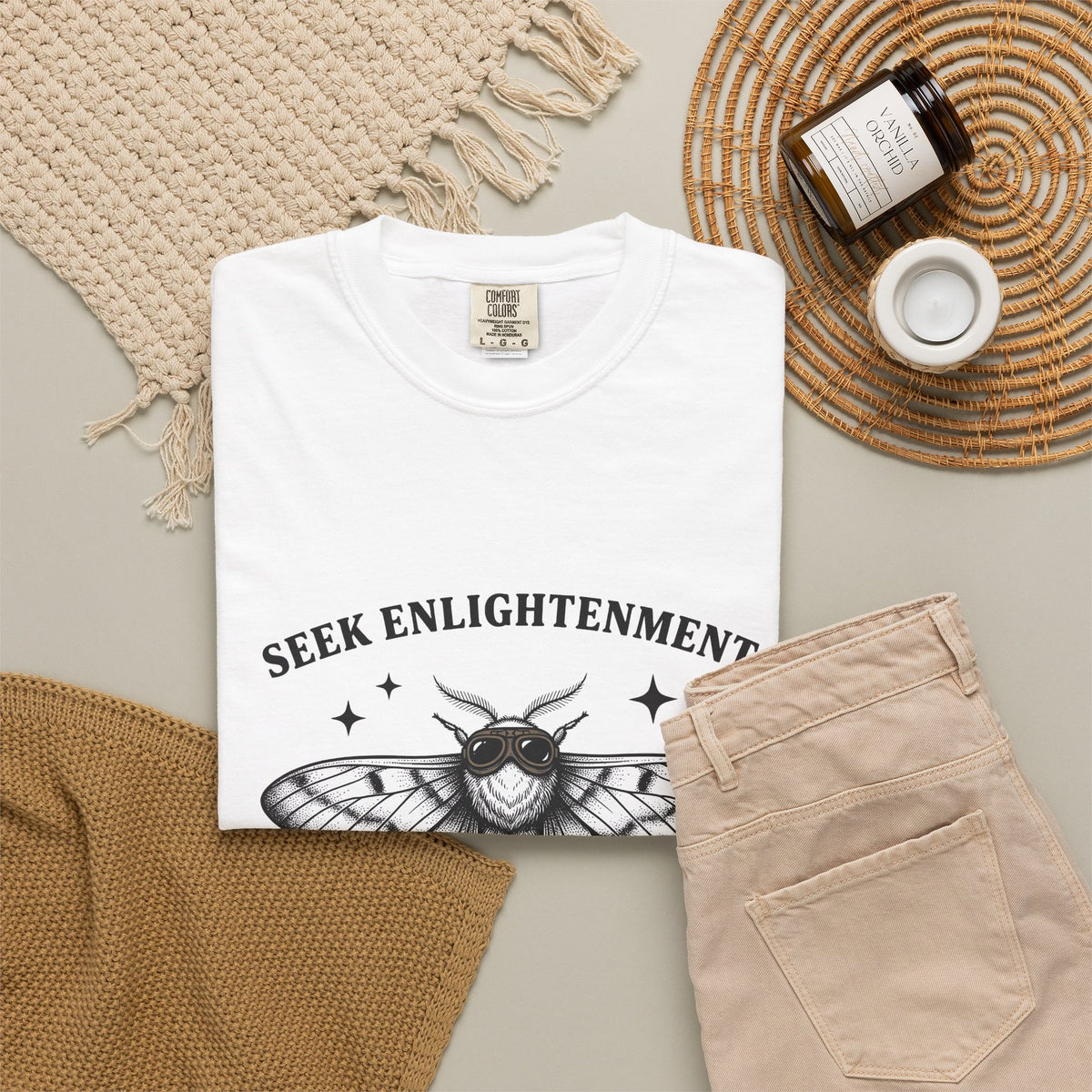 Moth Illustration T-Shirt Funny Wildlife Gift Women Retro T-Shirt Bug T-Shirt Humor Fan Vintage T-Shirt Animal Graphic Sketch Star Shapes T-Shirt