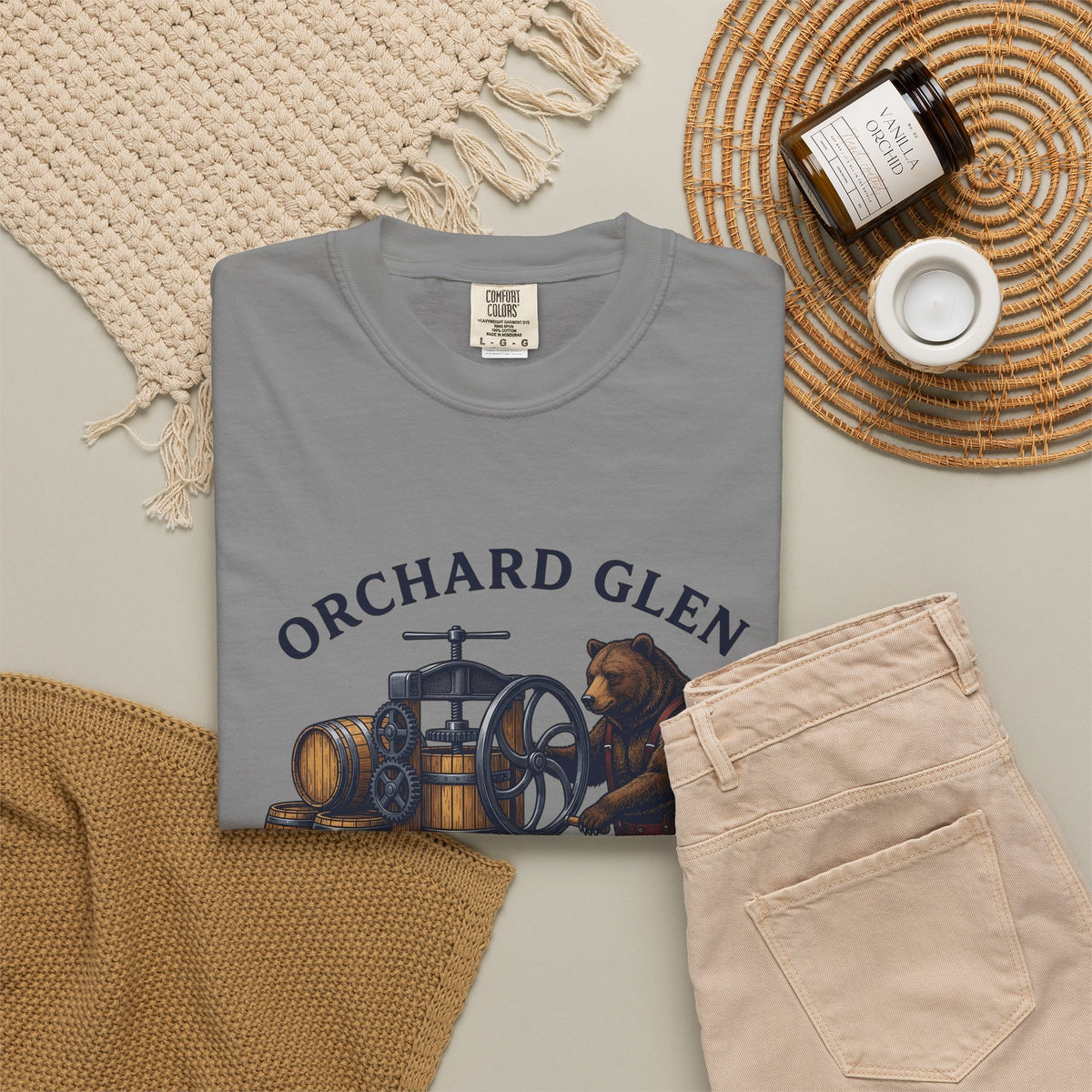 Bear Cider Machine T-Shirt Christmas Leaves Gift Women Old Fashioned T-Shirt Cider Press T-Shirt Xmas Fan Vintage T-Shirt Foliage Graphic Ink