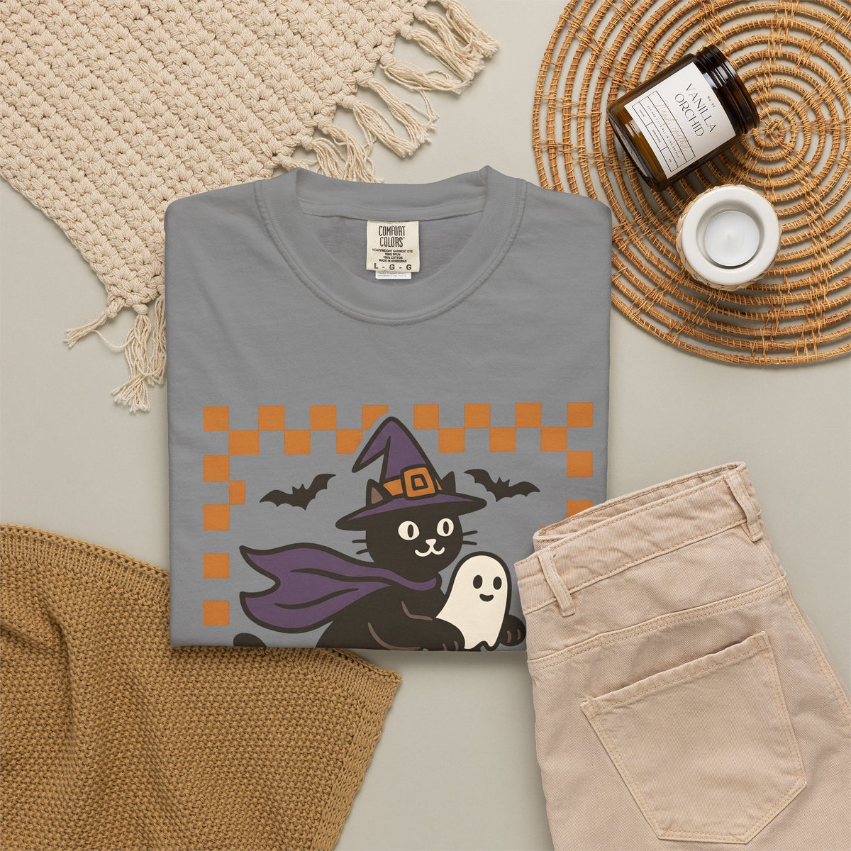Witch Kitty Design T-Shirt Cat Holiday Gift Women Cute T-Shirt Cat Lady T-Shirt Feline Fan Kawaii T-Shirt Halloween Graphic Vintage Jack-O-Lantern