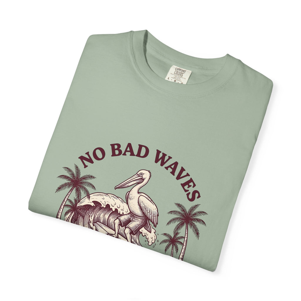 Pelican Surfboard T-Shirt Surfing Ocean Gift Women Retro T-Shirt Surfboard T-Shirt Surfer Fan Vintage T-Shirt Marine Graphic Sketch Coconut Trees