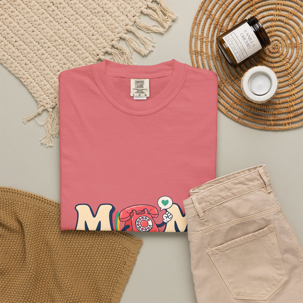 Vintage Phone T-Shirt Moms Relatives Gift Women Comic T-Shirt Old Phone T-Shirt Mother Fan Cartoon T-Shirt Family Graphic Classic Love Symbol