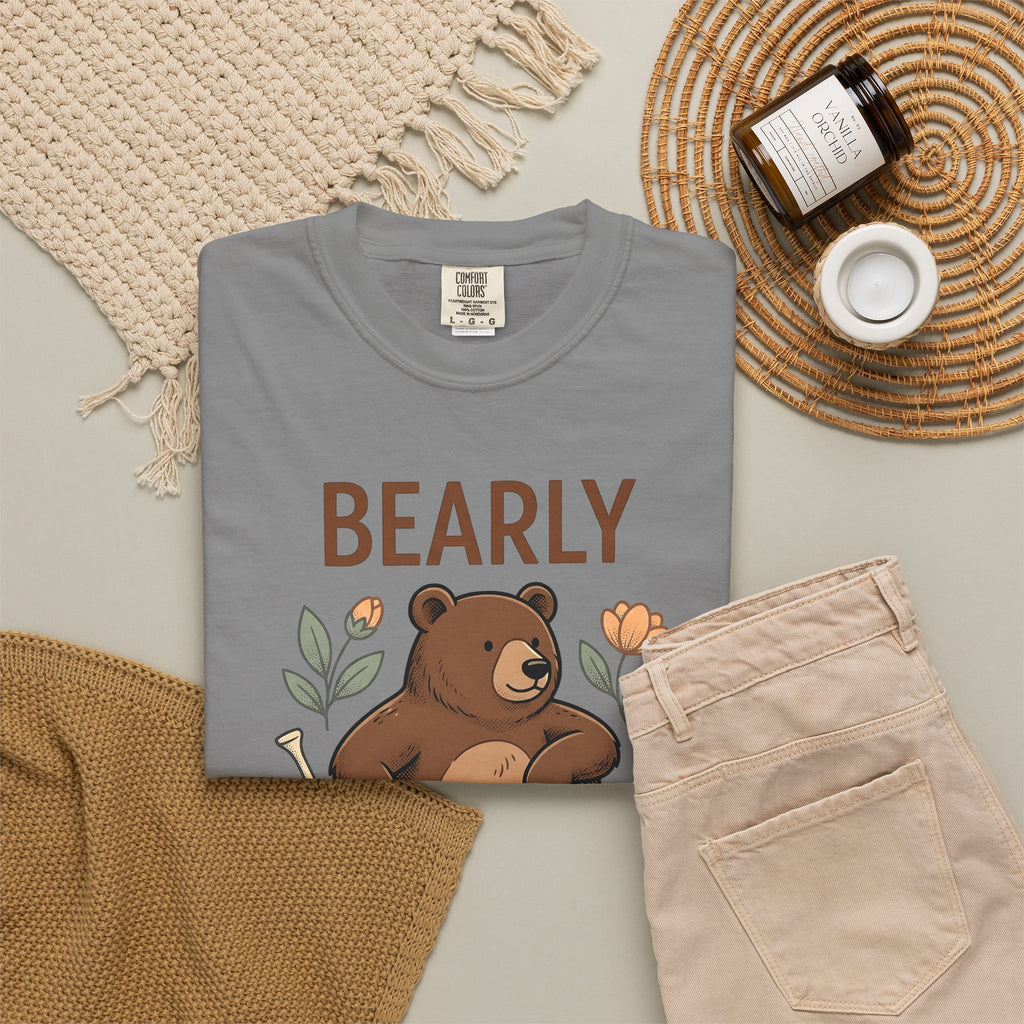 Bear Golf T-Shirt Golf Wildlife Gift Women Comic T-Shirt Teddy T-Shirt Golfer Fan Cartoon T-Shirt Animal Graphic Retro Floral T-Shirt
