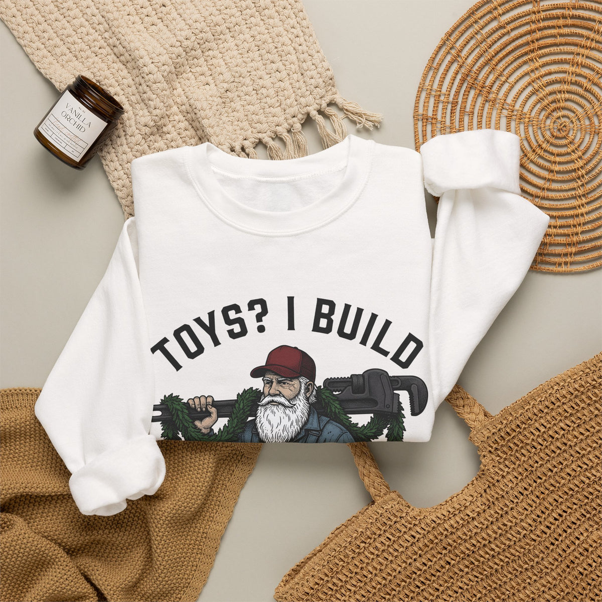 Santa Fixer Sweatshirt Christmas Vehicles Gift Women Classic Sweatshirt Kris Kringle Sweatshirt Xmas Fan Vintage Car Graphic Sweatshirt Line Art Mechanic Tool