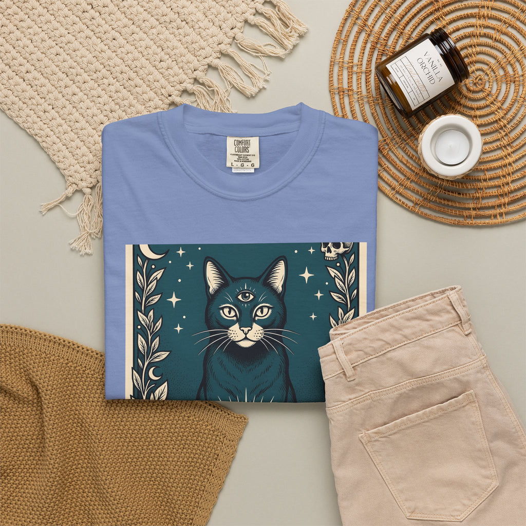 Mystic Cat T-Shirt Boho Chic Witchcraft Gift Women Tarot T-Shirt Kitty T-Shirt Bohemian Fan Occult Graphic Vintage Crystal Ball T-Shirt