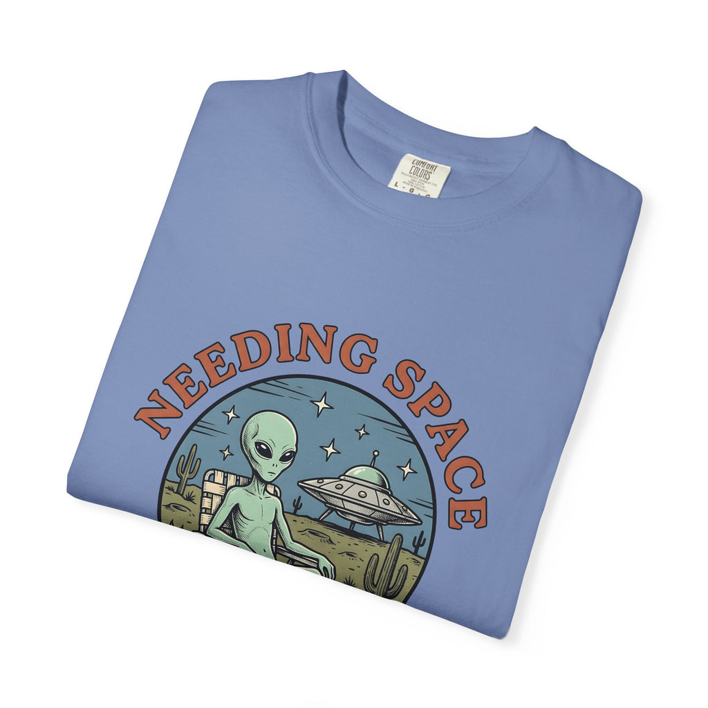 Alien Graphic T-Shirt Alien Humor Gift Women Vintage T-Shirt Ufo T-Shirt Extraterrestrial Fan Alienware T-Shirt Comedy Graphic Retro Spaceship