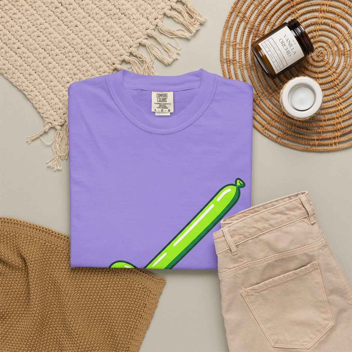 Inflatable Sword T-Shirt Cute Gag Gift Women Hand Drawn T-Shirt Balloon Sword T-Shirt Adorable Fan Cartoon T-Shirt Prank Graphic Pop Art Event