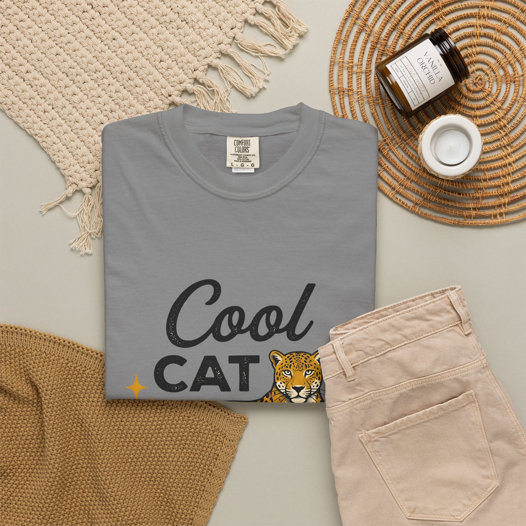 Spotted Cat T-Shirt Cat Fauna Gift Women Antique T-Shirt Tabby Cat T-Shirt Cat Fan Feline T-Shirt Wildlife Graphic Throwback Twinkles T-Shirt