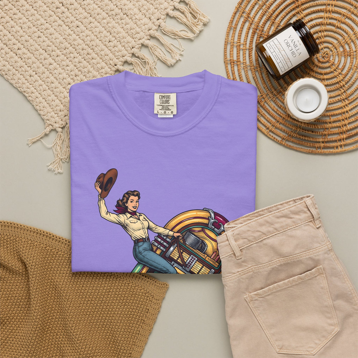Cowgirl Jukebox T-Shirt Cowgirl Audio Gift Women Farmhouse T-Shirt Jukebox T-Shirt Cowgirl Fan Rustic T-Shirt Sound Graphic Mid Century Cowboy