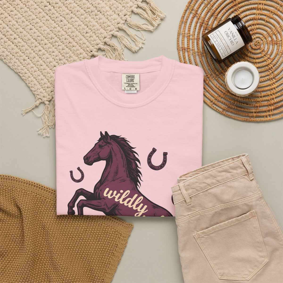 Horse Design T-Shirt Boho Chic Ranch Gift Women Classic T-Shirt Equine T-Shirt Hippie Fan Vintage T-Shirt Western Graphic Doodle Horseshoe T-Shirt