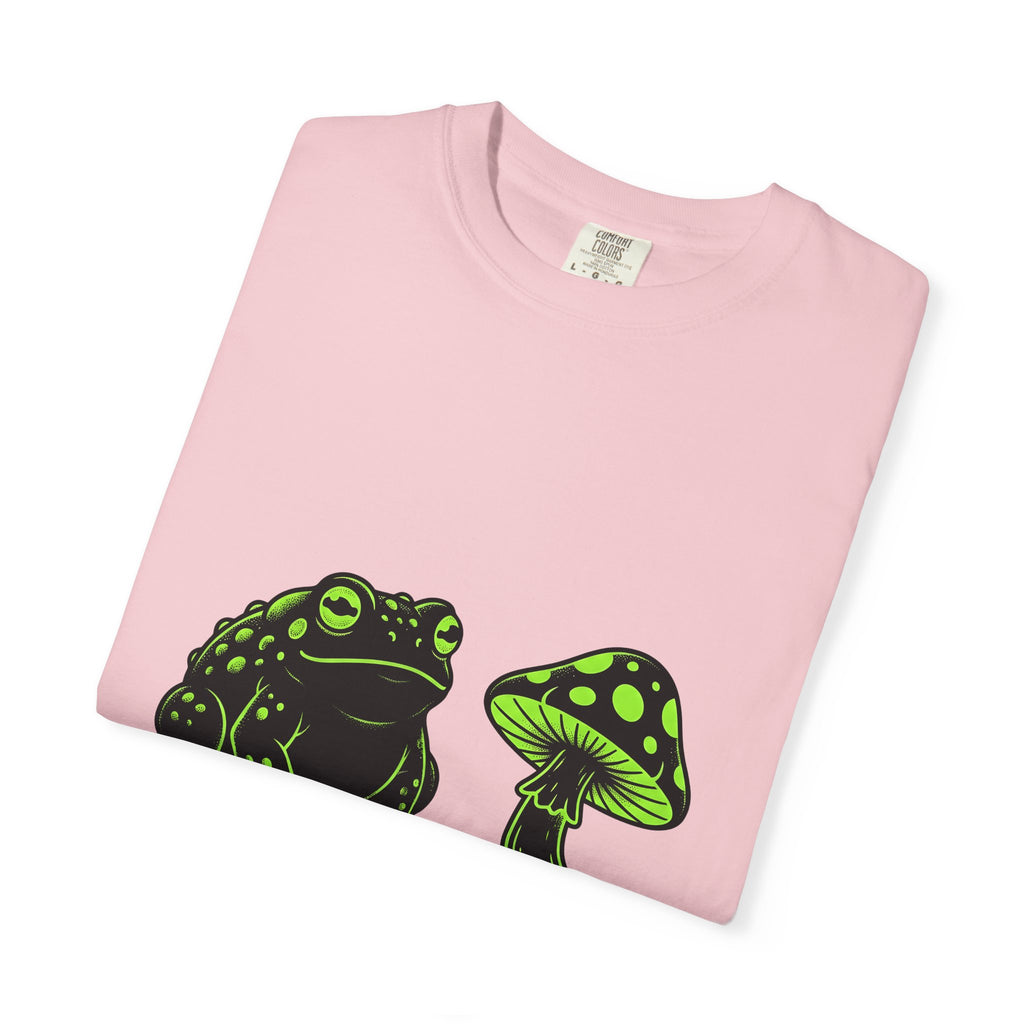 Toad Fungus T-Shirt Halloween Spells Gift Women Dark T-Shirt Chytrid T-Shirt Horror Fan Gothic T-Shirt Magic Graphic Retro Glow T-Shirt