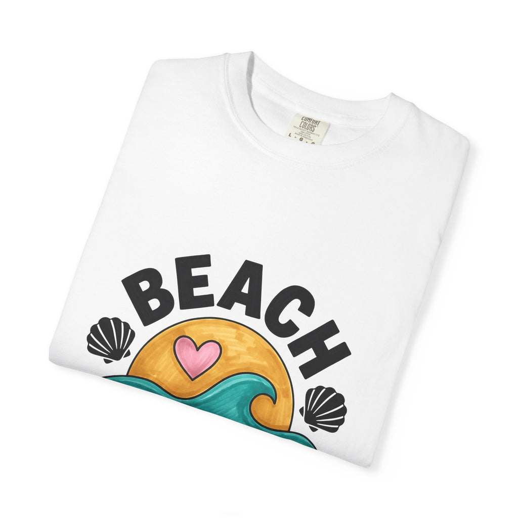 Sun Surf Heart T-Shirt Moms Coast Gift Women Flat Design T-Shirt Summer T-Shirt Mom Fan Minimalist T-Shirt Coastal Graphic Classic Clam T-Shirt