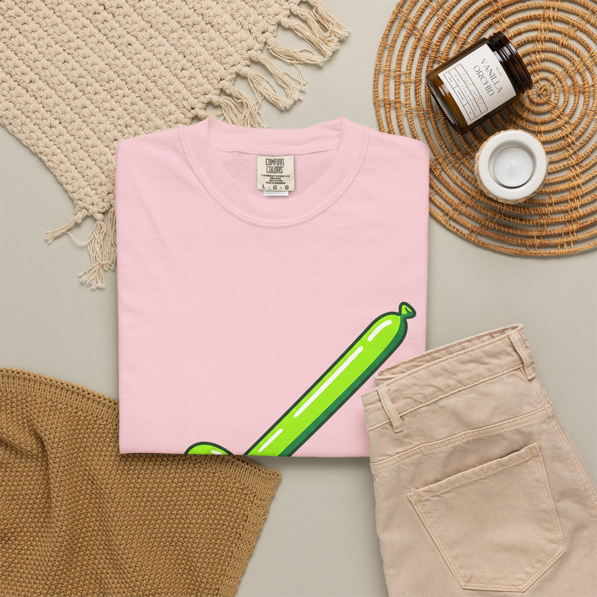 Inflatable Sword T-Shirt Cute Gag Gift Women Hand Drawn T-Shirt Balloon Sword T-Shirt Adorable Fan Cartoon T-Shirt Prank Graphic Pop Art Event