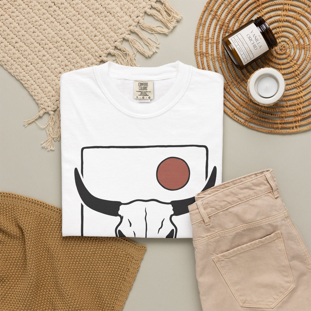 Bull Head T-Shirt Cowgirl Cowboy Gift Women Southwestern T-Shirt Bull T-Shirt Rodeo Fan Western T-Shirt Cowboy Graphic Sleek Sun Icon T-Shirt